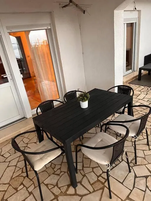 Entspannung Pur In Ruhiger Lage Crikvenica